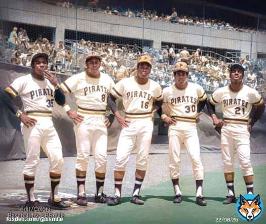 Pittsburgh #Pirates stars Manny Sanguillen, Willie Stargell, Al Oliver, Dave Cash & Roberto Clemente (1971) Happy 79th Birthday 'Sangy'! #MLB