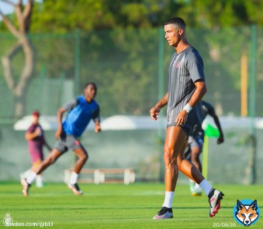 الأسطورة كرستيانو رونالدو يـستعد لـ الموسم رقم (21) في مسيرته الكروية كـلاعب محترف