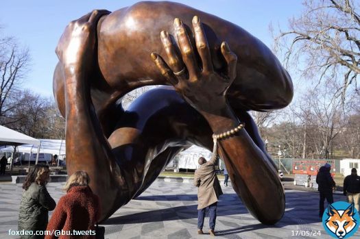 The Embrace, a 22-foot-tall bronze sculpture of interlocking arms that commemorates Martin Luther King, Jr. (GRS’55, Hon.’59) and his wife, Coretta Scott King—who met while King was a student at BU—will be unveiled today at the Boston Common.   Details