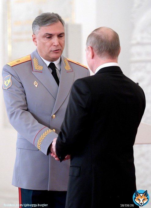 А не этой ли любовнице генерал Матовников показывал свои яйца? Ваши предположения? Isn't this mistress General Matovnikov showing his balls? What are your guesses?