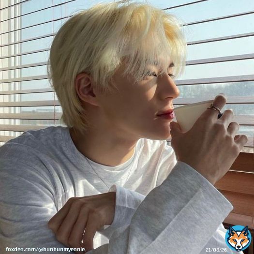 Hearts and Cats  Yixing and Joy are going to be away for their one-week trip. All is set except that they're worried about who's going to take care of their cats. Good thing, Jimin's willing to be a help.  Oh, wait! Jeno's going to stay there with heh her?!  a jenrina au