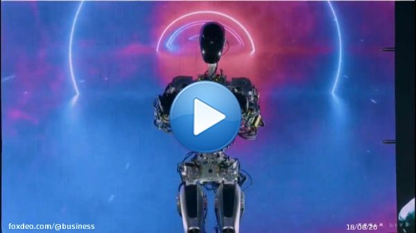 Elon Musk showed off Tesla's prototype humanoid robots at its AI Day