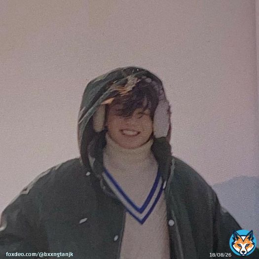 EXPLICA TU TWITTER   NOMBRE: es el inicio de mi nombre  USER: iba a poner bangtanjk pero ya estaba en uso, as&iacute; que lo modifiqu&eacute; un poquis HEADER: nam en su debut live BIO: letra de there for you ICON: la bb de haerin