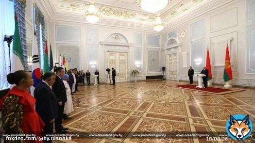 Девять послов вручили верительные грамоты Александру Лукашенко.  &laquo;ООН превратилось в дипломатическое казино&raquo;.