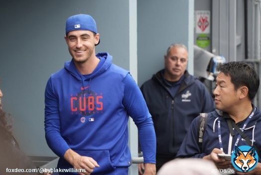 Cody Bellinger was all smiles as he was greeted by a large media scrum in his return to Dodger Stadium. This is his first time being on the visitor&rsquo;s side. #Dodgers #Cubs