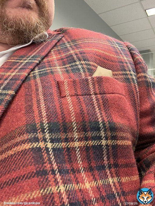It is strangely serendipitous that I wore this sport coat to work today of all days. Not sure I have the proper words to honor a legend like Denny Crum here. Maybe on the broadcast tonight.  #NowHeKnows