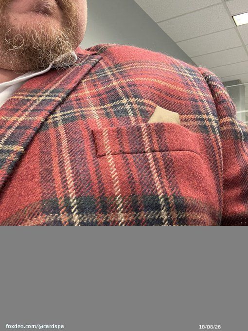 It is strangely serendipitous that I wore this sport coat to work today of all days. Not sure I have the proper words to honor a legend like Denny Crum here. Maybe on the broadcast tonight.  #NowHeKnows