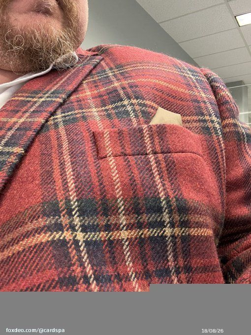 It is strangely serendipitous that I wore this sport coat to work today of all days. Not sure I have the proper words to honor a legend like Denny Crum here. Maybe on the broadcast tonight.  #NowHeKnows