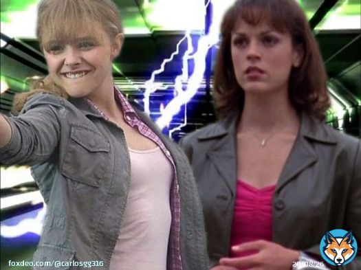 Mindy McCready (Hit Girl) and Jen Scotts (Time Force Pink Ranger) #KickAss #PowerRangersTimeForce #ChloeGraceMoretz #ErinCahill