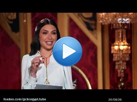 ع المسرح | باباها مات بسبب خطأ طبي.. وهددتهم بالقـتـ,ل.. الممثلة سولاف فواخرجي قصتها تكسر أي حد