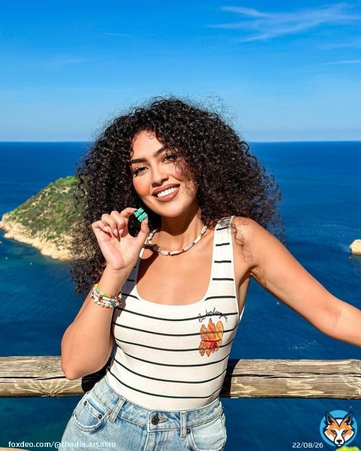 @Sugarbearpro ad. Yes I bring my @sugarbearpro vitamins with me everywhere! Just two gummies a day to keep my curls popping\ud83d\udc99\u2728 #sugarbearpro