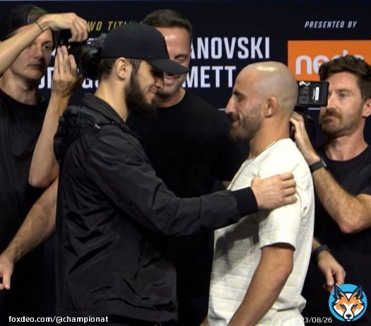 Щекотали друг друга &mdash; как в детском садике! Ислам Махачев и Александр Волкановски слишком миролюбивы   Поднять градус противостояния никак не получается   Оба бойца &mdash; хорошие и вежливые парни. Между ними нет антагонизма: