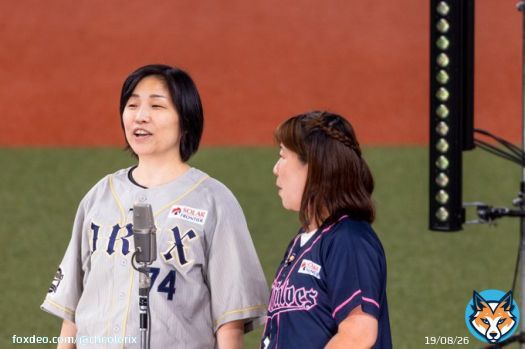 左の方ですね。 ご冥福お祈り致します ・ 野球が大好きで毎年春季キャンプに出向いて選手分析を行うなど、野球に関するネタも多数あった漫才コンビ「青空」の須藤理恵さんが今月22日亡くなられました。 ・ #オリックス・バファローズ #第２回Bs1グランプリ #青空 #須藤理恵