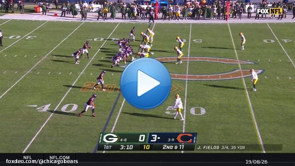 .@justnfields isn't human   : #GBvsCHI on FOX