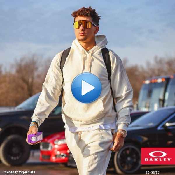 New year, same QB1.   @PatrickMahomes | #WPMOYChallenge