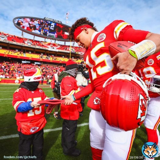 Today, give @PatrickMahomes the gift of retweets   1 RT = 1 vote to help him win $25k for @15andMahomies Foundation! #WPMOYChallenge