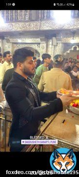 Nobody but shiv wearing suit in mandir   Looking got thou  Isska aalag hi andaz  #ShivThakare.#ShivKiSena  HBD SHIV CHE BABA