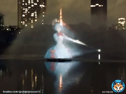 浜離宮恩賜庭園の『東京150年祭』の初音ミクのコンサートを見てきました。東京タワーを背負って大池でミクちゃんが歌うという凄いロケーションで、感動いたしました！ 今回担当させて頂きました、衣装は如何でしたか？ミクファンの皆さんに喜んで頂けたかドキドキです！ #tokyo150 #東京150 #初音ミク