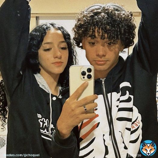 FAMOSOS: Os TikTokers Kika e Santana anunciaram hoje o fim do relacionamento.