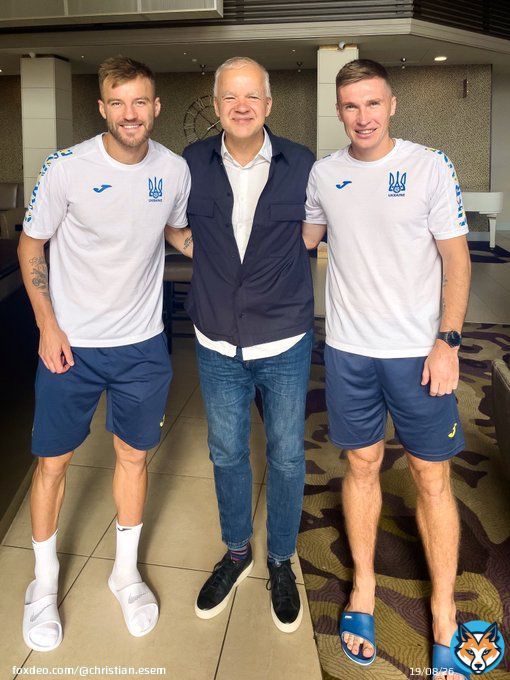 So good to catch up with Andriy Yarmolenko and Dynamo Kyiv captain Sergey Sidorchuk in Glasgow today, as they prepare with Ukraine to play Scotland tomorrow. I used to spent three months a year travelling around Europe with them. Great people living in incredibly difficult times.