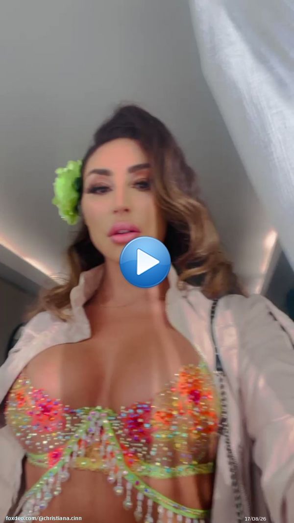 Here&rsquo;s an early #BlackFriday special! #FreeOnlyFans YES! My #OnlyFans is FREE! Join by using my link   and join my party!