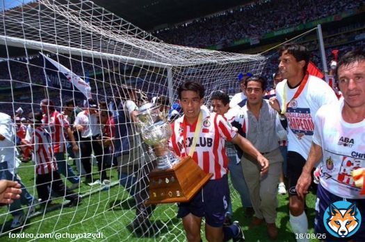 Vi que 'Toros Neza' estaba como tendencia y solo viene a mi mente el equipazo de mis #Chivas que qued&oacute; campe&oacute;n en el 97