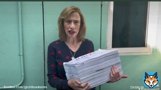 Ya veen porque los de la UNAM le tienen miedo al Peje?Luz Elena Ch&aacute;vez se le enfrent&oacute; y obtuvo problemas a cambio.Ya vieron su bonche de hojas que ni Ovidio lo tiene.Toda una delincuente peor que Chapo.S&iacute; que doblan hasta a los m&aacute;s valientes.Todos apoyamos a nuestra Alma Mater!!