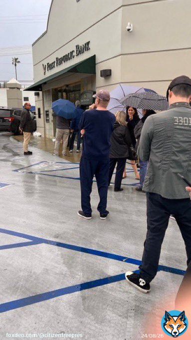 Scenes from First Republic bank branches in California today.   Monday's going to be interesting...