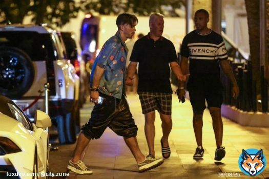 [] The lads in Ibiza celebrating #ManCity&rsquo;s #UCL win!