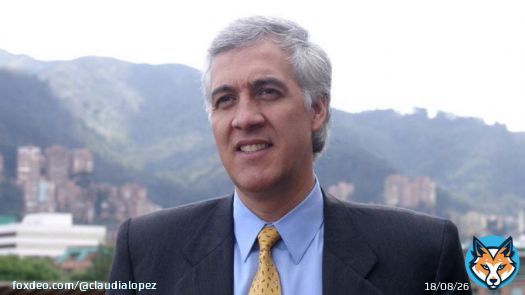 Lamento la muerte repentina del ex alcalde Samuel Moreno.  A su familia y amigos mis condolencias y respeto en este momento tan doloroso y dif&iacute;cil. Muy especialmente a su esposa e hijos y a su se&ntilde;ora madre.