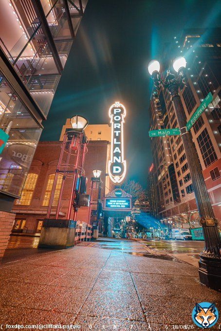 Portland Oregon is such a gorgeous city especially at night time and when its raining This was taken late night last night. #portland #portland #oregon #oregonian #RipCity #rosecity