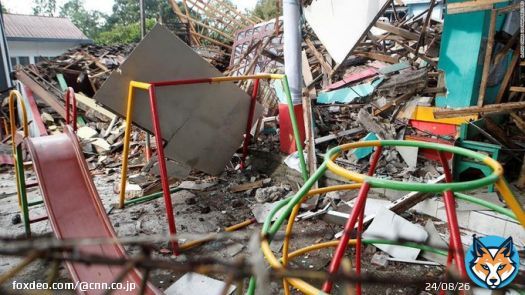 インドネシア地震、死者２６８人に　知事「犠牲者の大半子ども」