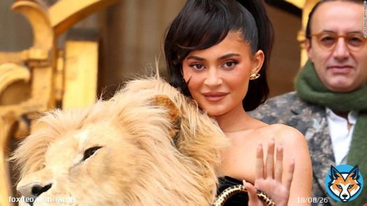 Nothing says fierce like using an apex predator as a brooch.