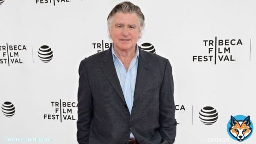 Veteran actor Treat Williams, who starred in the TV drama 'Everwood,' died as the result of a motorcycle accident, his longtime agent says.