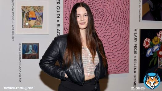 Lana Del Rey has apparently been moonlighting as a waitress at a Waffle House in Florence, Alabama, according to social media posts from a few of her customers
