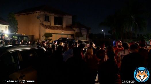 Se cree que Austin Lee Edwards, expolic&iacute;a de Virginia, asesin&oacute; a la familia de una adolescente en Riverside, California, despu&eacute;s de enga&ntilde;arla por internet en un m&eacute;todo conocido como 'catfishing'.