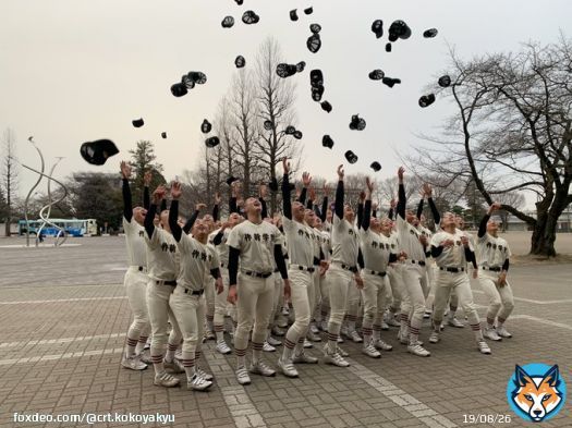 #センバツ 出場が決まり、報道陣の撮影に応じる #作新学院 #石橋 の選手たち。 #高校野球 #栃木放送