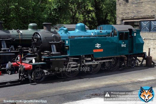 This may be a photoshop, but oh my god this is so cursed to see a steam locomotive in the intercity livery