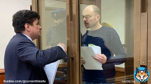 В Мосгорсуде с последним словом выступил российский оппозиционер, автор 'списка Магнитского' Владимир Кара-Мурза. Обвинение запросило для него 25 лет лишения свободы. Адвокат рассказал о процессе и заявил, что не видит признаков благополучного исходада дела