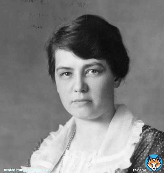 Olive Dennis had a celebrated career for Baltimore & Ohio Railroad.  She became the first female member of @AREMArail.  She was the first service engineer in America.  Olive Dennis designed bridges & made vast improvements to passenger travelfor B&O. @BORRM #WomensHistoryMonth