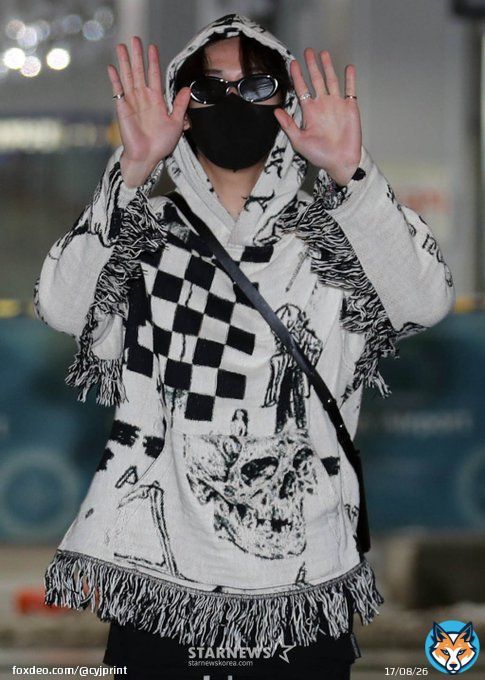 221230 BamBam at Incheon International Airport departing for Thailand  BAMBAM SWEET HOME  #WelcomeBamBamToThailand #BamBam #뱀뱀 @BamBam1A