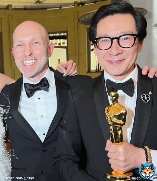 キー・ホイ・クァンさんが｢エブエブ｣出演のオファーを受けた時、契約を交渉したのは｢グーニーズ｣のチャンク役で現在弁護士のジェフ・コーエンさんだったそう。クァンさんのオスカー獲得も嬉しすぎるし、2人の友情がこういう結果になって最高にエモい。