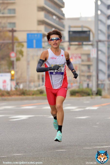 【#大阪マラソン】城見通 富士通 飯田貴之さん 2回目マラソンで2時間9分台おめでとうございます！！もっと前に行きたいお気持ちもあったかもしれませんが応援者は拝見していてうれしかったです！次の挑戦も楽しみ