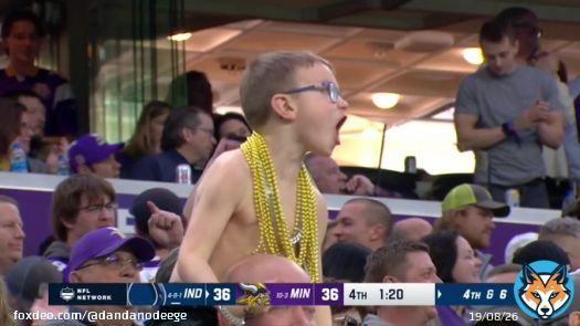 This kid gonna see boobs if the Vikings win. #Vikes #KirkCousins #Colts