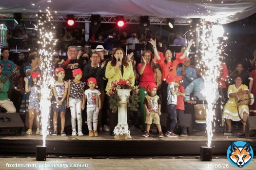#24Dic|   #NavidadEnFamilia El verdadero regalo esta Navidad es el poder estar todos juntos en familia &iexcl;Feliz Navidad! Con alegr&iacute;a, fe y amor recibamos la llegada del Ni&ntilde;o Jes&uacute;s.   @Aligarc24776728 @MarCbza2 @Milagro21461612 @MamJosefina1 @karol_trompiz