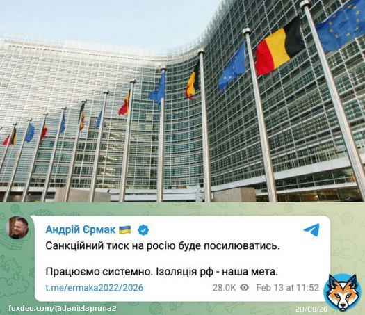 Десятый санкционный пакет ЕС против РФ будет включать запрет на экспорт в Россию грузовиков, строительной техники и электронных компонентов, Politico  Также по словам источников издания, в 10-й пакет санкций ЕС против России войдут четыре банка, в то