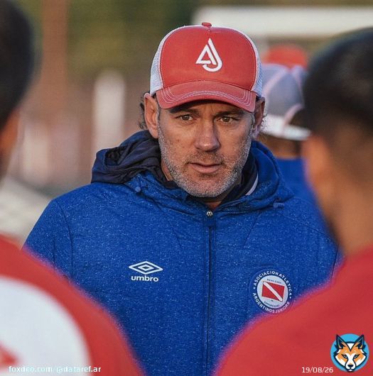 'Racing juega bien. River est&aacute; en proceso con Mart&iacute;n (Demichelis) que acaba de llegar, pero juega bien. Tigre juega bien. Arsenal, con su nuevo entrenador, juega bien. Respeto la opini&oacute;n de todo el mundo, pero mi opini&oacute;n ees que Argentinos juega bien'.   Gabriel Milito.