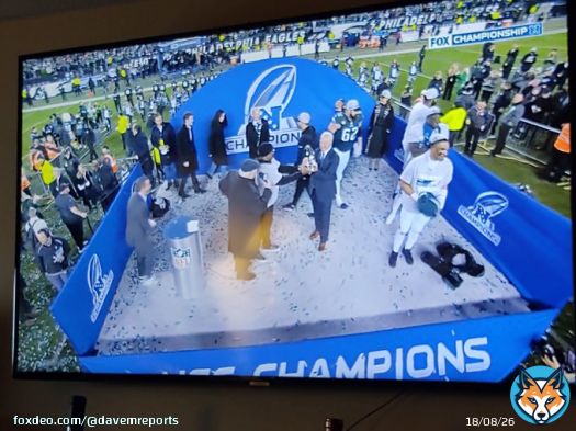 #Eagles great Brian Dawkins Presents Owner Jeffrey Lurie with the NFC Championship Trophy and head to the Super Bowl  #FlyEaglesFly #NFCChampionship #SFvsPHI #SBLVII