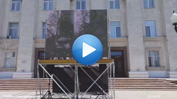 В центре Херсона уже звучат советские песни военных лет - так держать!