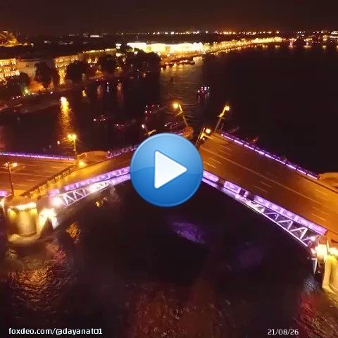 Через три дня в Петербурге стартуют 'Поющие мосты'  Под классическую музыку в ночь на 21 мая разведут Дворцовый мост, праздник света и музыки стартует в 01:00 и продлится до 01:40.